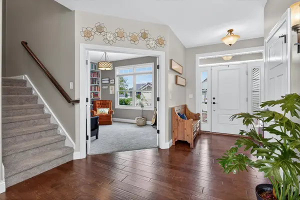 5882 Vanderginst CT, Bettendorf, IA 52722