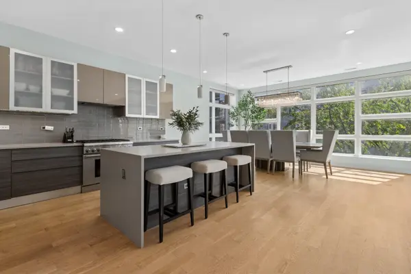 456 N Carpenter ST #2, Chicago, IL 60642