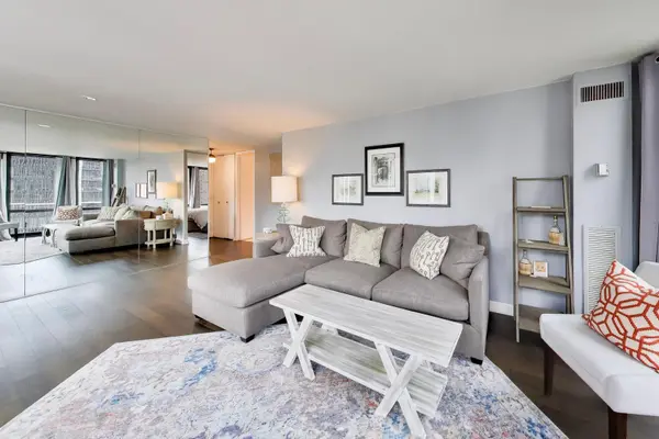 1 E Scott ST #1609, Chicago, IL 60610