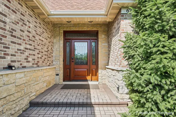 6712 Burning Tree CIR, Mchenry, IL 60050