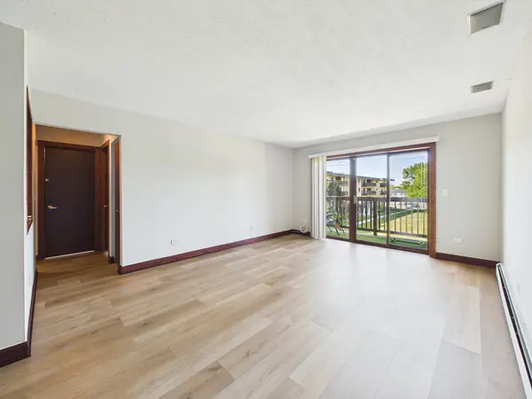 2222 S Goebbert RD #358, Arlington Heights, IL 60005