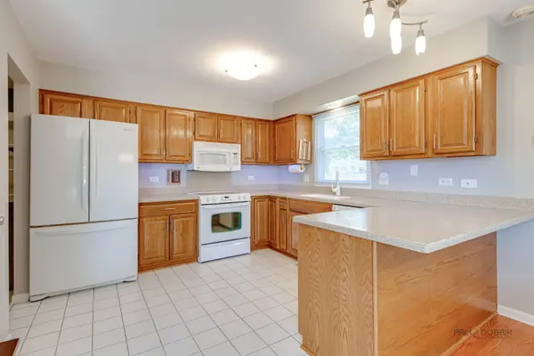 317 Wooded Knoll DR, Cary, IL 60013