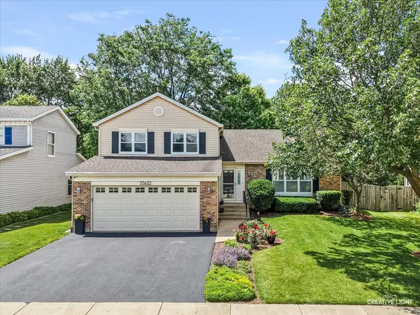5S652 Hummingbird LN, Naperville, IL 60540