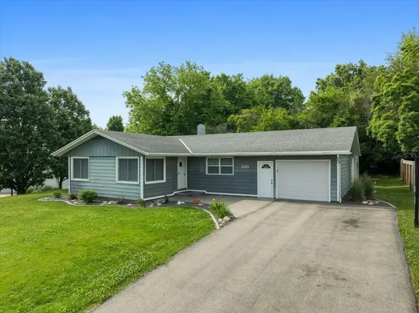 203 Highview DR, Eureka, IL 61530