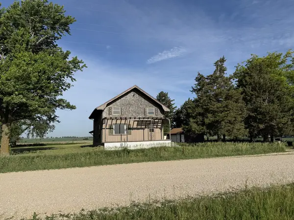 24990 80th AVE, Walcott, IA 52773