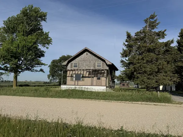 24990 80th AVE, Walcott, IA 52773