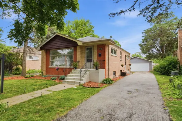 1413 Evergreen RD, Homewood, IL 60430