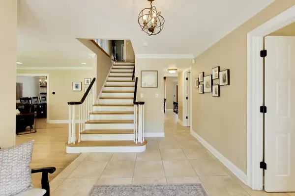 1310 W Hampton PL, Palatine, IL 60067