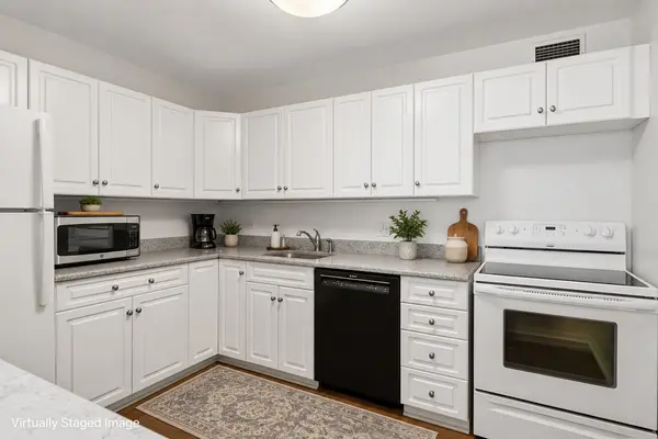 1636 N WELLS ST #2215, Chicago, IL 60614