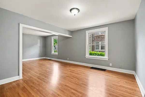 312 N Locust ST, Aurora, IL 60506