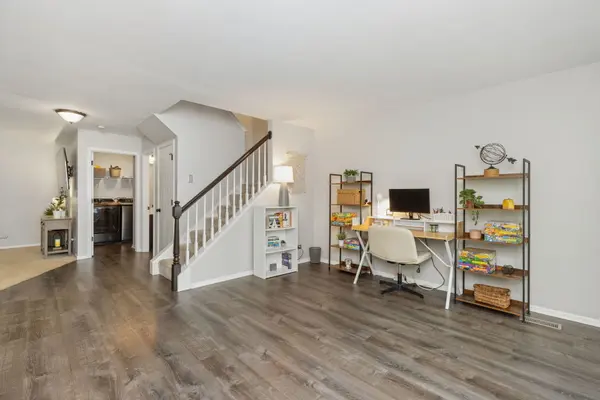 105 Waterbury CIR, Oswego, IL 60543