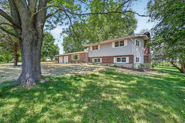 8406 Nolan ST, Harvard, IL 60033