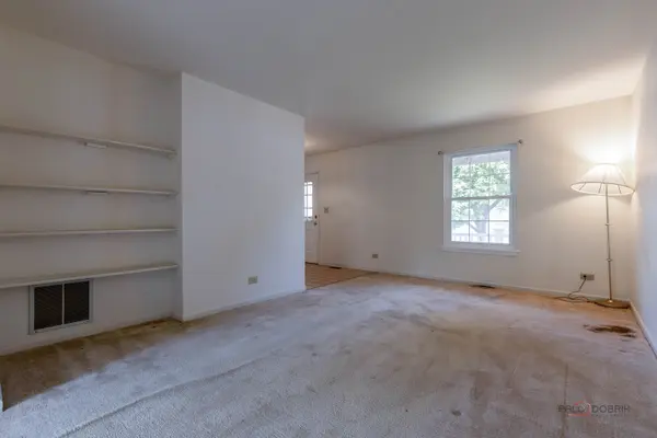 1687 Templeton CT, Mundelein, IL 60060