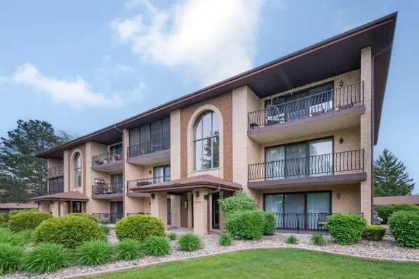 15651 Garden View CT #1D, Orland Park, IL 60462