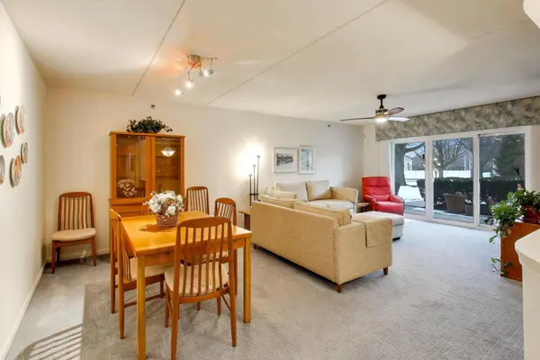 710 Creekside DR #104A, Mount Prospect, IL 60056