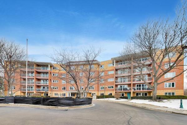 710 Creekside DR #104A,  Mount Prospect,  IL 60056