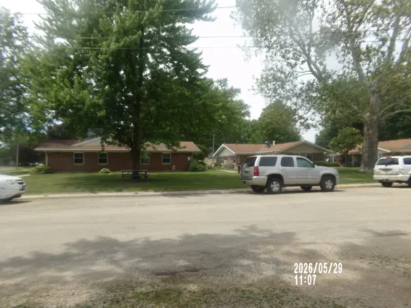 24 W Division ST, Amboy, IL 61310
