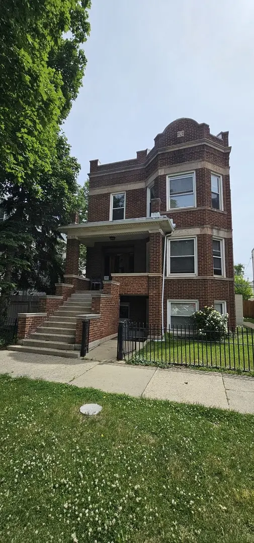 3823 N Bernard ST, Chicago, IL 60618
