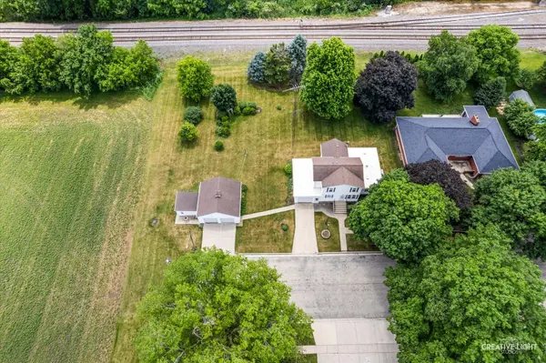 305 E Navaho AVE, Shabbona, IL 60550