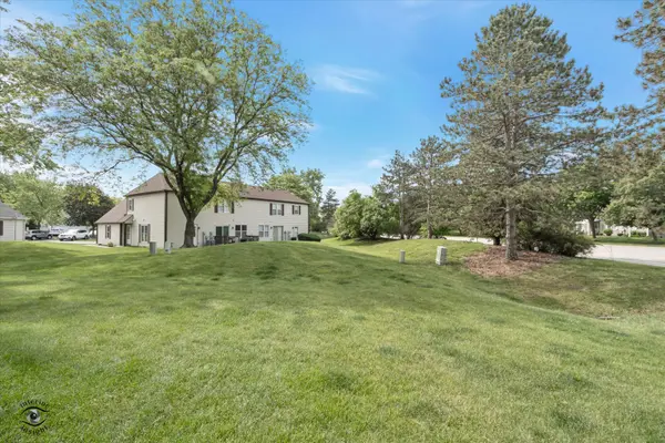 2615 Oakshire CT, Aurora, IL 60502