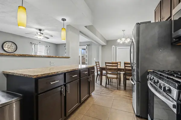 1804 Fayette Walk ST #G, Hoffman Estates, IL 60169
