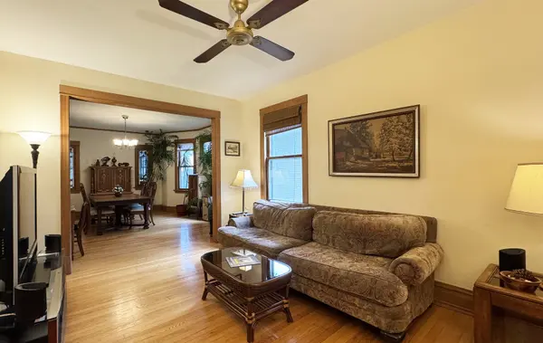 804 S Grove AVE, Oak Park, IL 60304