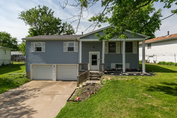 908 27th Avenue CT, East Moline, IL 61244
