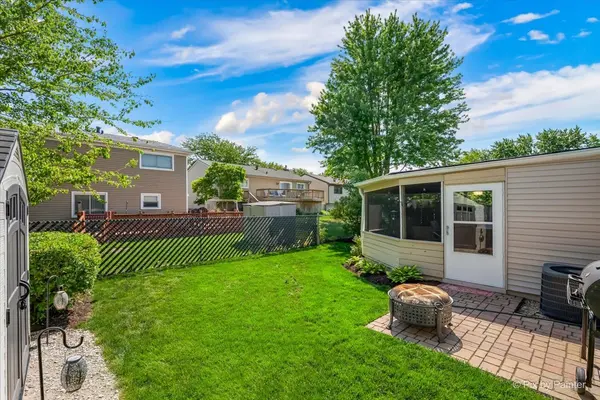 575 RODENBURG RD, Roselle, IL 60172