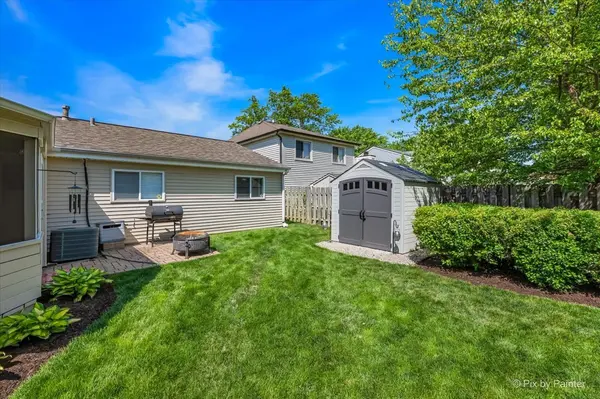 575 RODENBURG RD, Roselle, IL 60172