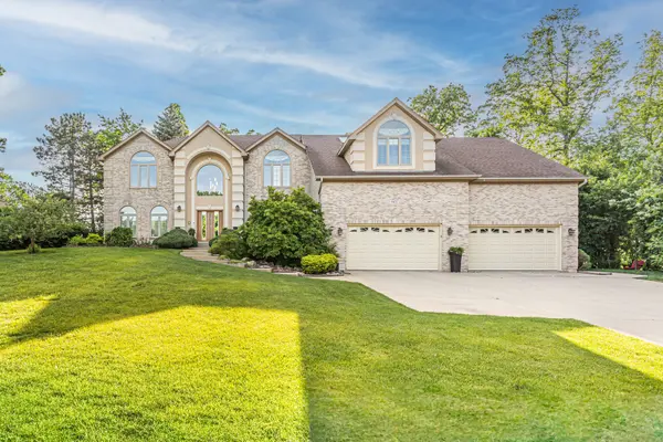 902 DORAL DR, Bartlett, IL 60103