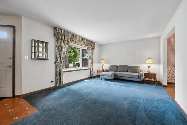 1699 Harding RD, Northfield, IL 60093