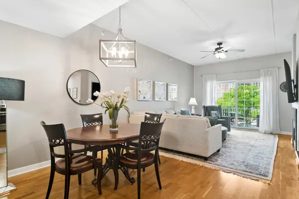 40 E Northwest HWY #208, Mount Prospect, IL 60056