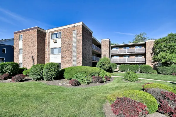600 S York ST #2B, Elmhurst, IL 60126