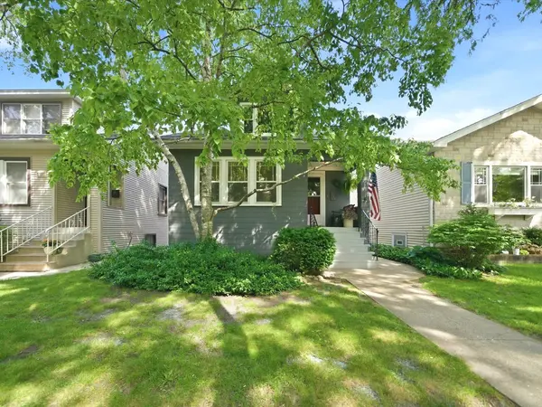 5733 N Marmora AVE, Chicago, IL 60646