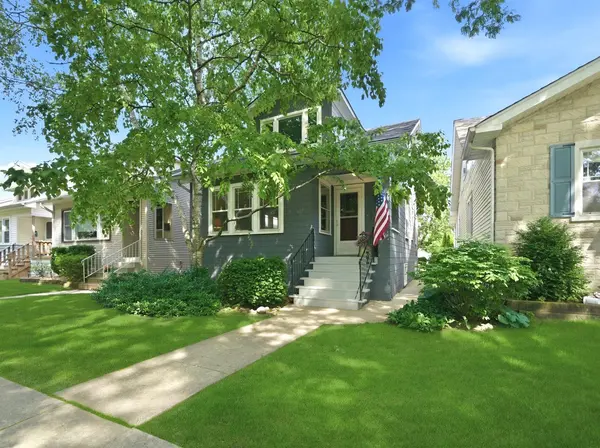 5733 N Marmora AVE, Chicago, IL 60646