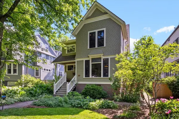 1805 Wesley AVE, Evanston, IL 60201