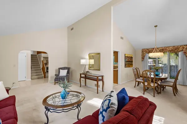 1905 Salem RD, Elgin, IL 60123