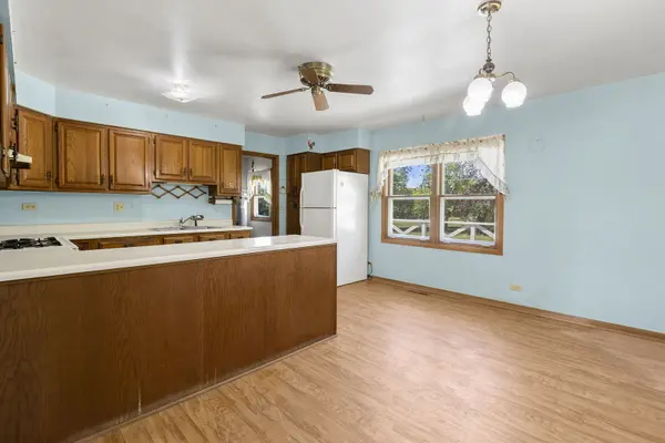 22214 W Cedar DR, Antioch, IL 60002