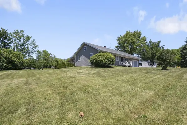 22214 W Cedar DR, Antioch, IL 60002