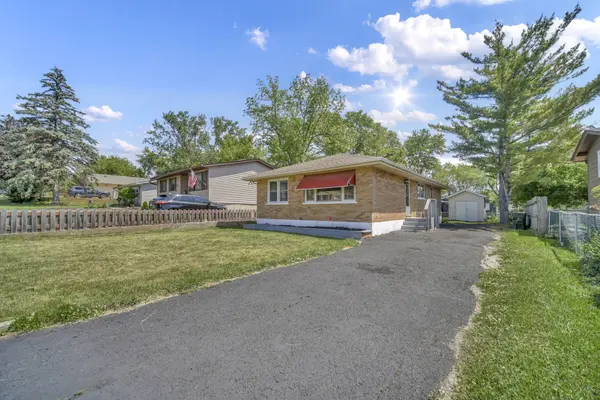 1219 Woodridge ST, Round Lake Beach, IL 60073