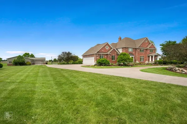 11N720 Muirhead RD, Elgin, IL 60124
