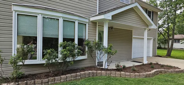 120 N Lark LN, Carbondale, IL 62901