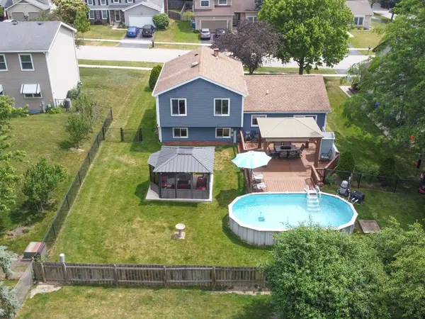 1158 Pinetree LN, Bartlett, IL 60103
