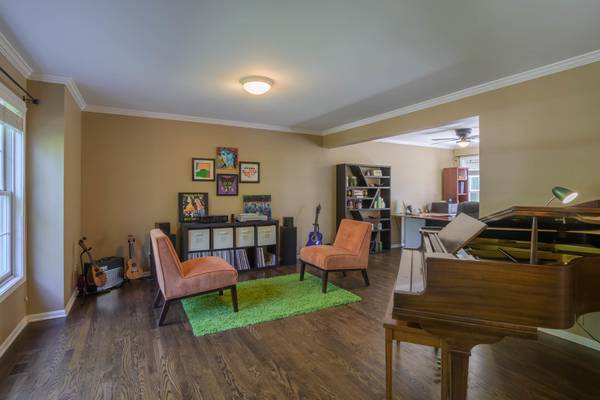 39W555 Sulley DR, Geneva, IL 60134