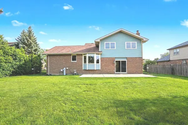 9220 Frances LN, Orland Park, IL 60462