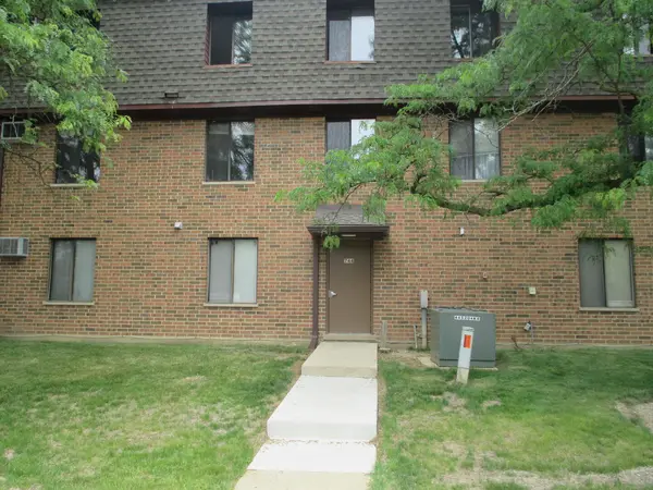 744 N Briar Hill LN #4, Addison, IL 60101