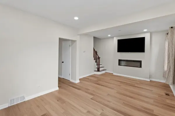 4948 S Tripp AVE, Chicago, IL 60632