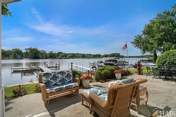 716 S Riverside DR, Mchenry, IL 60050