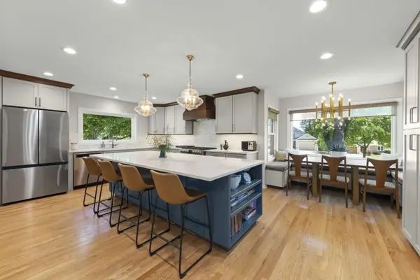 226 Woodstock AVE, Glen Ellyn, IL 60137