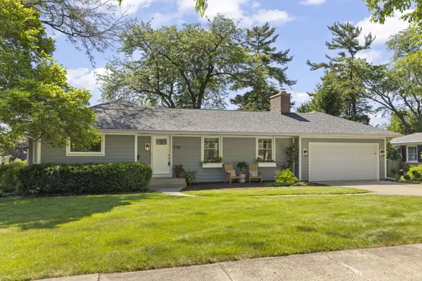 226 Woodstock AVE, Glen Ellyn, IL 60137